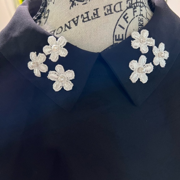 Elle Black Sleeveless Blouse - Picture 7 of 7